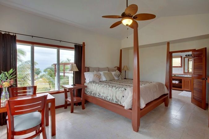 Фото отеля Hatchet Caye Belize Private Island Resort 5* Белиз