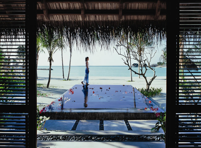 ONE AND ONLY REETHI RAH 6* - BEACH VILLA WITH POOL