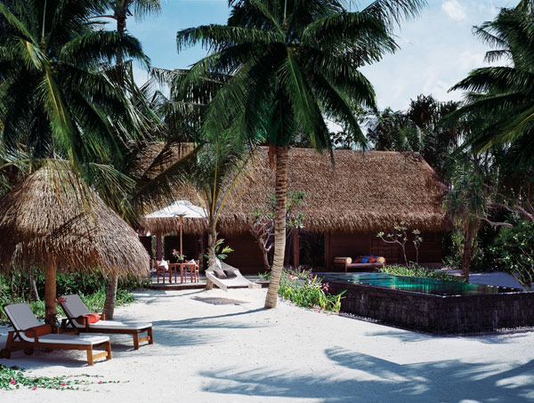 ONE AND ONLY REETHI RAH 6* - BEACH VILLA WITH POOL