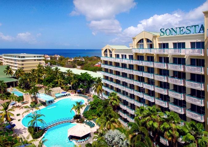 Фото отеля Sonesta Maho Beach Resort Casino 5*